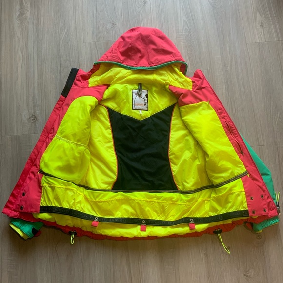 🏔 Chiemsee Bright Ski and Snowboard Jacket 🏔 - Picture 9 of 15